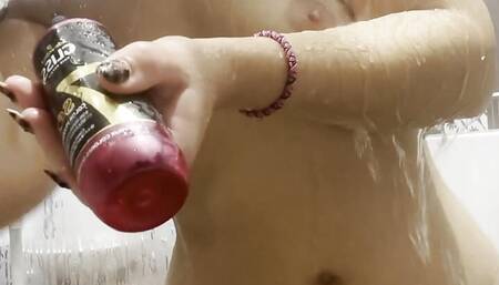 Vends-ta-culotte - French amateur girl shows off naked in the shower for her boyfriend