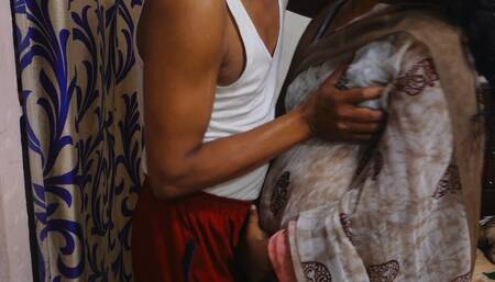 Desi villege House wife When my husband not there in home I called my boyfriend