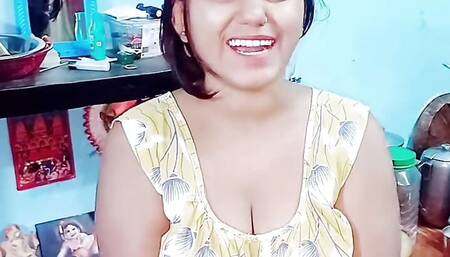Hot desi indian girl bigg big in the room