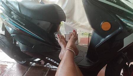 Enjoy my pronounced arches while it rains (1)