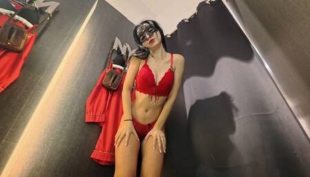 Camera in a public fitting room! Beautiful brunette tries on underwear!