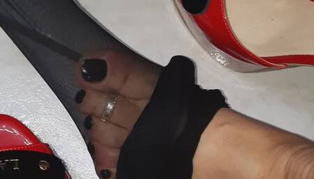 Dangling with 17 heel, foot massage and footjob simulation