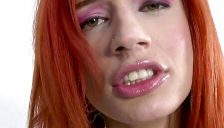 Redheaded Tranny Bianca Ruiva Jerks Off While Taking a Dildo