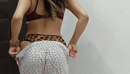 Desi Stepmom Closeup Pussy Creampie On Lollypop