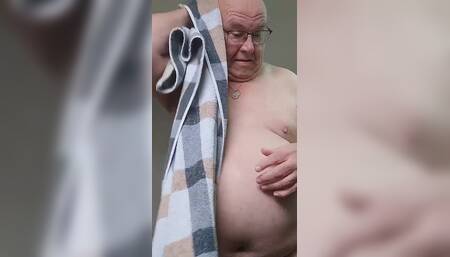 Bathroom Fun - Play, Piss, Dry