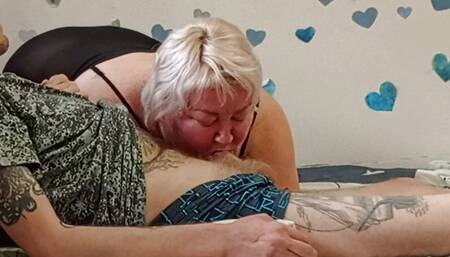 bitch sucks my dick until cumshot