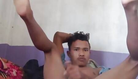 Solo Indian young sexy gay is in need of daddys