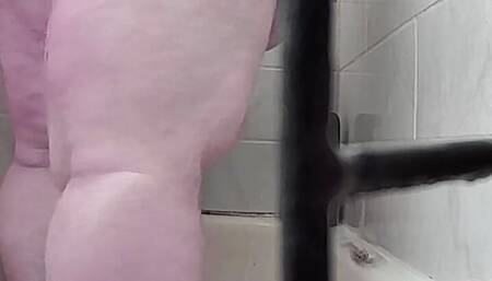 Wanna Cum Help Wash These Thicc Curves With Me