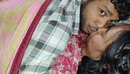 Budhi Mami Ki Jabardast Chudaye Kiya Raat Mein Maza Aata