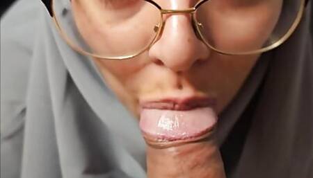 Close up Blowjob with Glasses Mia Niqab