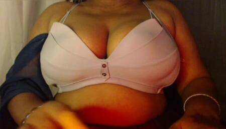 Sexy Girl White Bra Big Boobs Show.