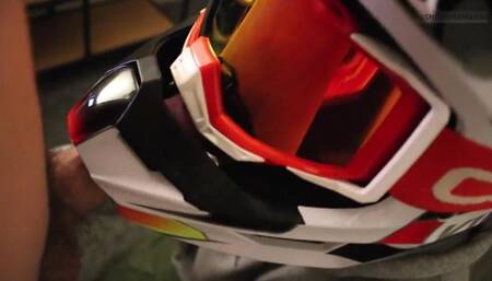 Gearhead in Mxhelmet Sucking Dick