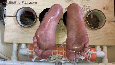 That Burning Itch - oiled feet, itching powder, endurance and tickling