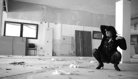 crossdresser outdoor