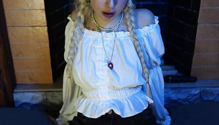 Alt-girl fingering her wet pussy vibrator cumming for stepfather on video call-Plotwichka