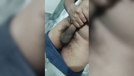 Bathroom me Muth maarta hua pahli bar desi boy .Enjoyment happy Bathroom me Muth maarta hua pahli bar desi boy .Enjoyment happy