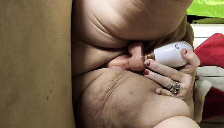 She's Got Jungle Fever as She Cumms Hard From Her Eager Beaver