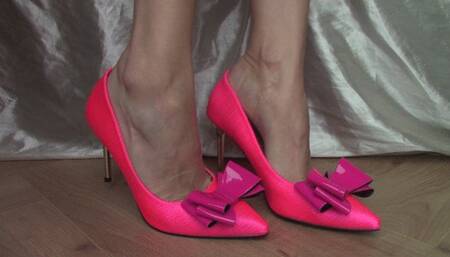 Barbie Pink Bow High Heels (mkv)