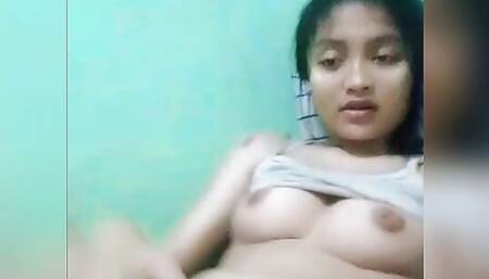 Breakthrough mastrubasi in the kitchen when it's quiet