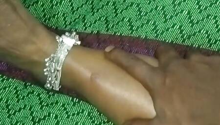 Tamil Beautiful Aunty Show Hot Boobs Pussy