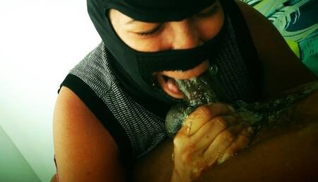 0NE THROATPIE + TWO NUTTS = THROAT QUEEN