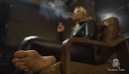 Loudly burning cigarette 4K MP4