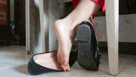 Shoeplay in ballet flats MP4 (1920x1080) FHD