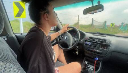 Cinicluu desperation in the car while she use push up bra to hold her big tits MP4 720