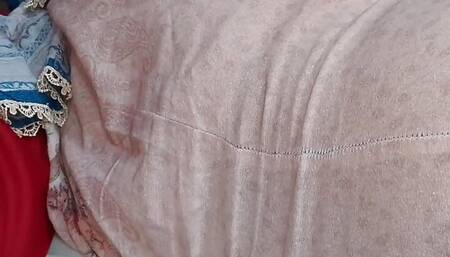 Bed share sex with (Hot Aunty)- Desi Indian xxx video