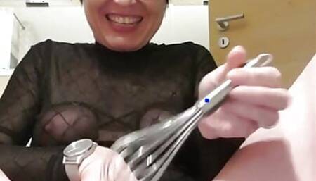 Milf Julie squirts in bathtub several times