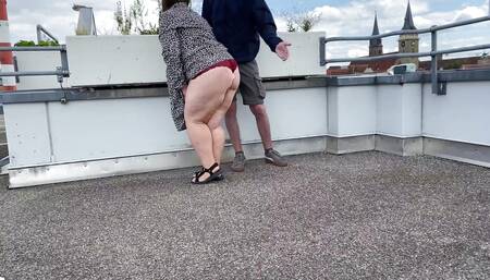 No matter how hard the plump mother-in-law tried, pissing splashed all over her legs