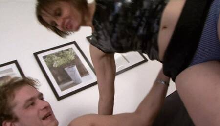 THE HOUSEWIFE WITH BIG BUTT AND HAIRY BUSH IS BACK