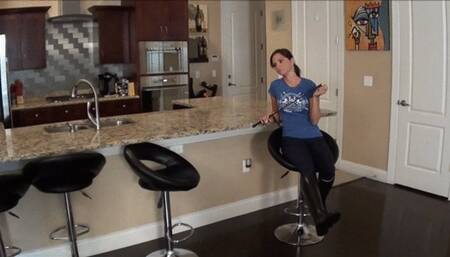 Ashley and her sexy friend love to kiss