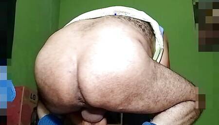 Opening the buttocks