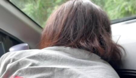 A couple who always sobs when they meet her. Today, a couple who spree with SEX in the car.