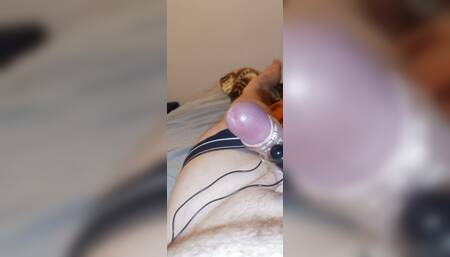 who wants to see me cum?