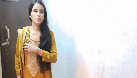 Step sister ko bat karte huye pakra aur chod diya