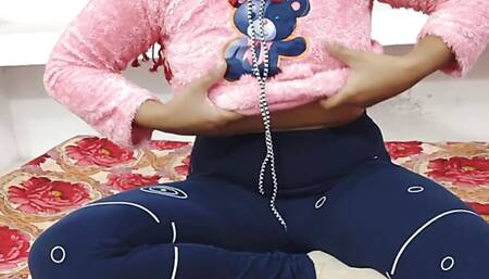 small mallu girl recording a solo sex video finger pusssy and dildo sex rubs