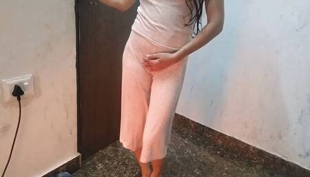 Step sister ko room me akele pakar ke chod diya