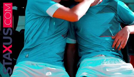 STAXUS :: STAXUS :: MY FRIEND CAN'T RESIST AFTER TRAINING. HOW HOT IT MAKES ME
