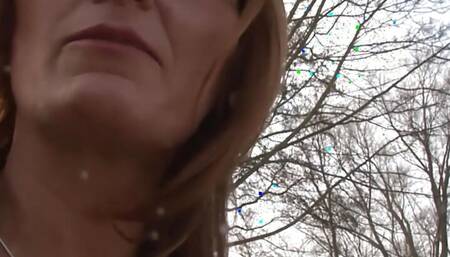 Super hot solo of a pretty mature woman with hot labia