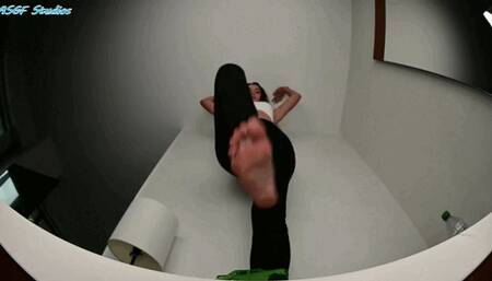 Natasha big bare soles POV - MOV