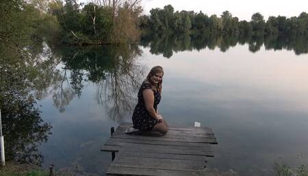 Fan Recognizes Me!!! Spontaneous Outdoor Fan Quickie at the Lake!
