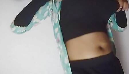 Lavisha Saxsena Beautiful Indian Solo Girl Dancing to Bollywood song and Arab Beats Belly Dance Fusion naked dance show