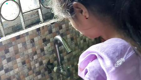 INDIAN DESI HOT GIRL PARNITA SEX IN KITCHEN