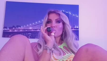 Vape show and pussy play