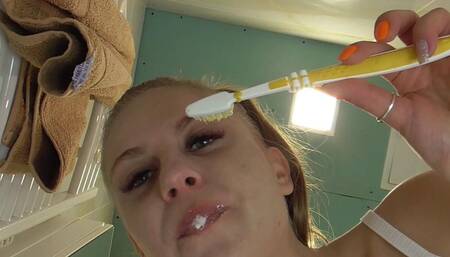 Young Mistress Spitting 134