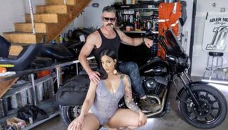 Bad Kittyyy - Am I Pretty?