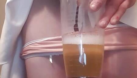 Samanta Pissing Drinking