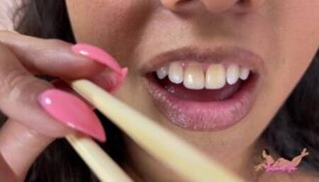Vore: Eaten Alive By Hungry Giantess - SelenaRyan